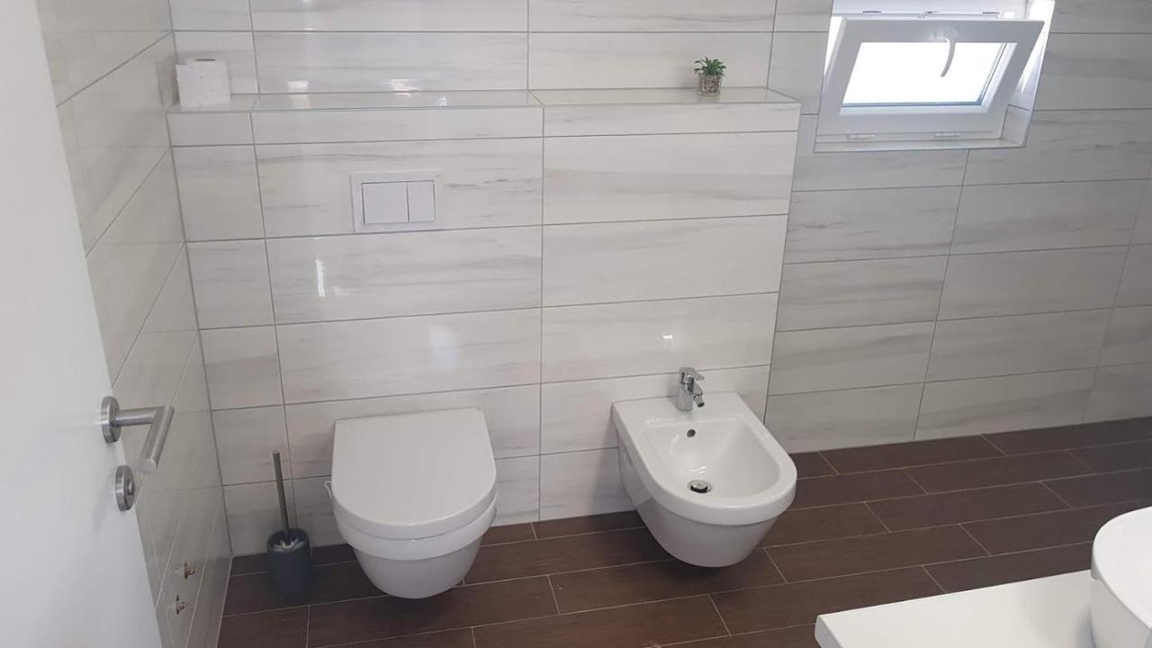 Elizabeta Deluxe Rooms بيوغْغاد نا موغو المظهر الخارجي الصورة