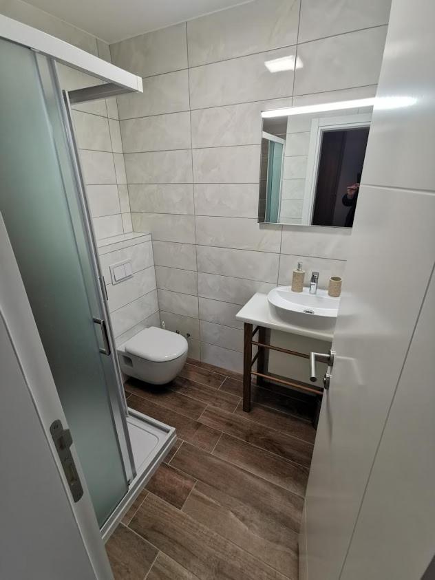 Elizabeta Deluxe Rooms بيوغْغاد نا موغو المظهر الخارجي الصورة