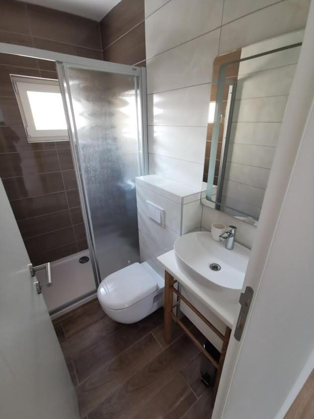 Elizabeta Deluxe Rooms بيوغْغاد نا موغو المظهر الخارجي الصورة