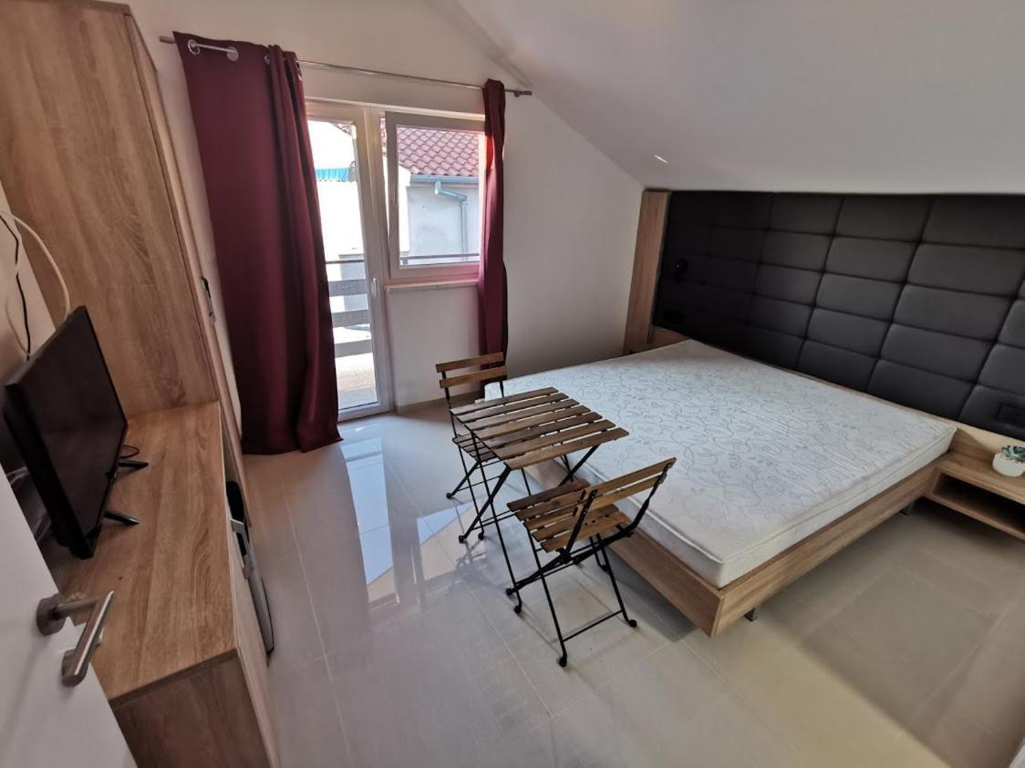 Elizabeta Deluxe Rooms بيوغْغاد نا موغو المظهر الخارجي الصورة