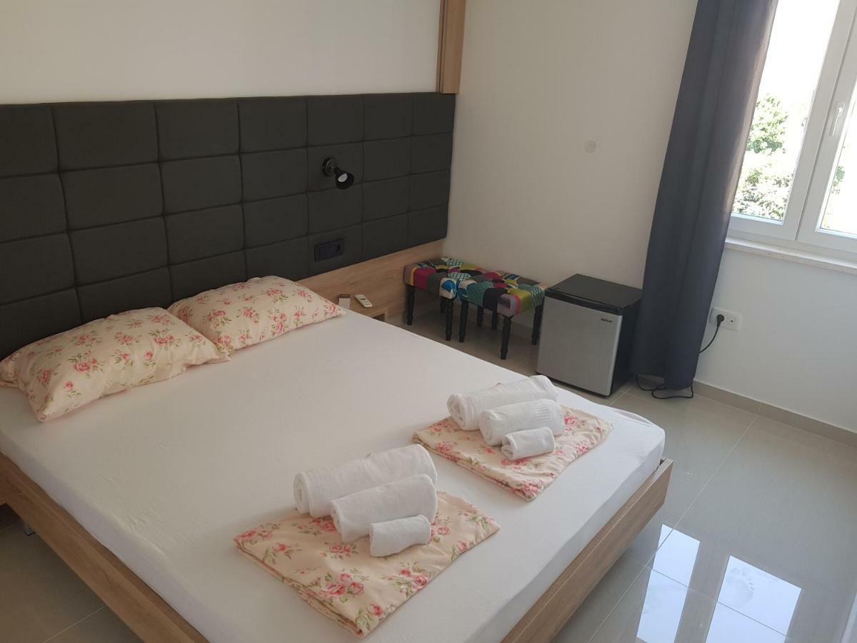 Elizabeta Deluxe Rooms بيوغْغاد نا موغو المظهر الخارجي الصورة