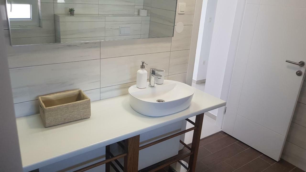 Elizabeta Deluxe Rooms بيوغْغاد نا موغو المظهر الخارجي الصورة